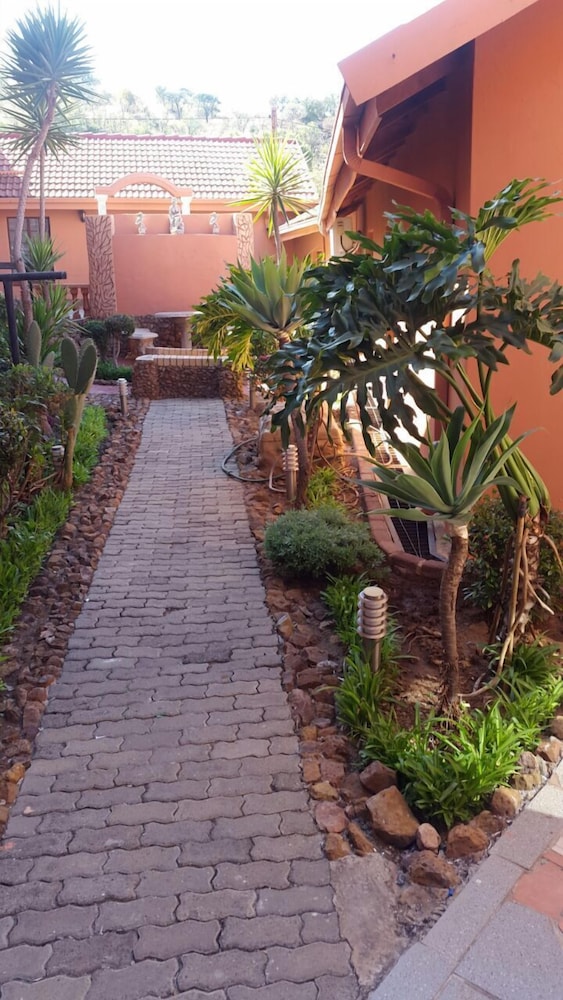Valley View Guest House 40/46