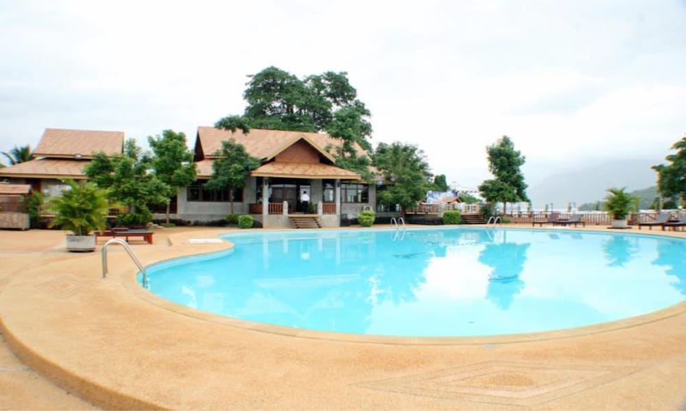 Arawan Riverside Hotel 65/65