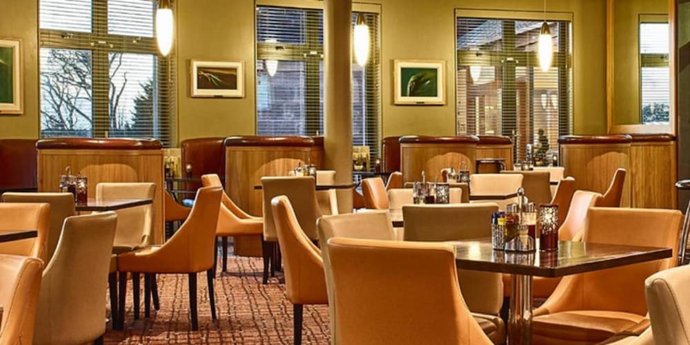 Ballyroe Heights Hotel 41/61