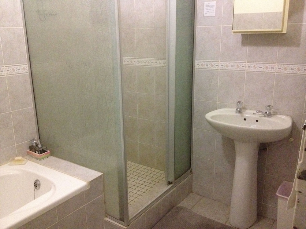 The Nook B&B 37/40