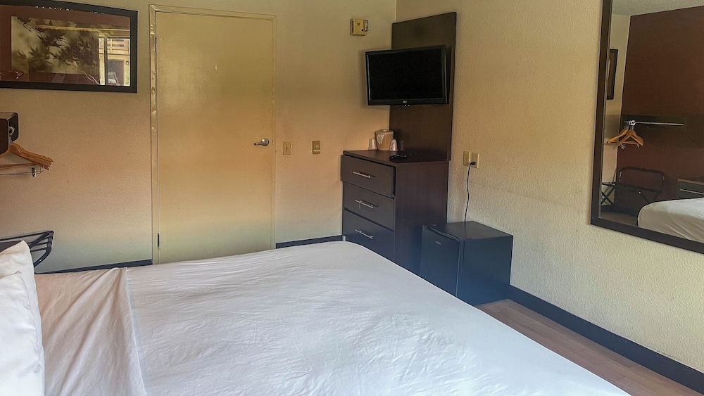 Motel 6 Atlanta Smyrna / Ballpark 24/60