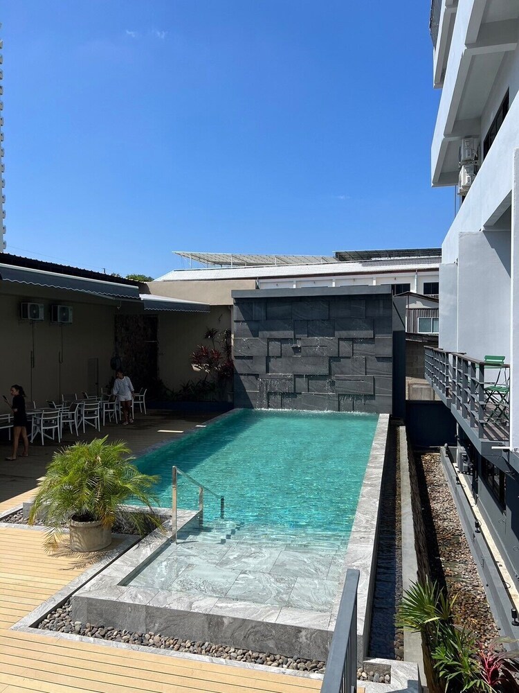 The Old Phuket Karon Beach Resort 84/85