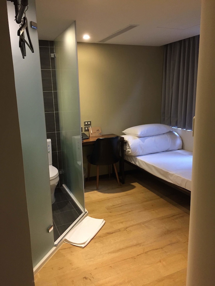 Just Live Inn 15/30