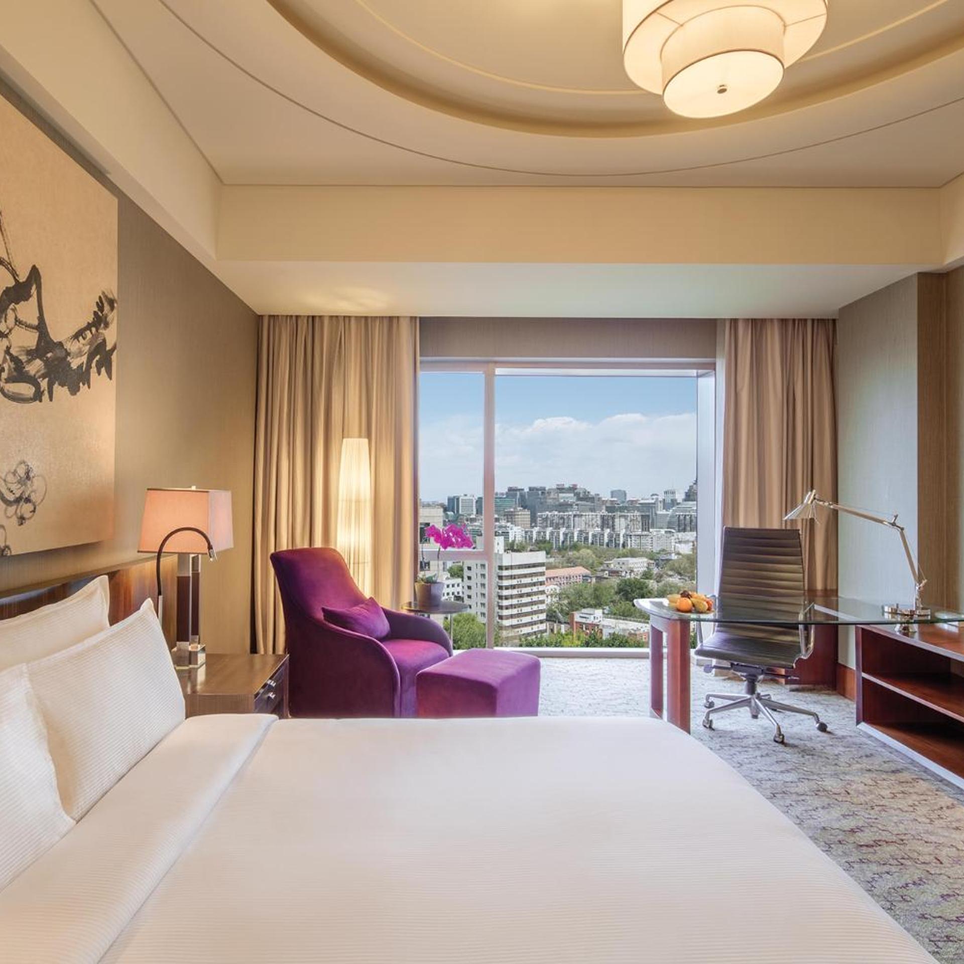 Classic, King Bed, Club Floor