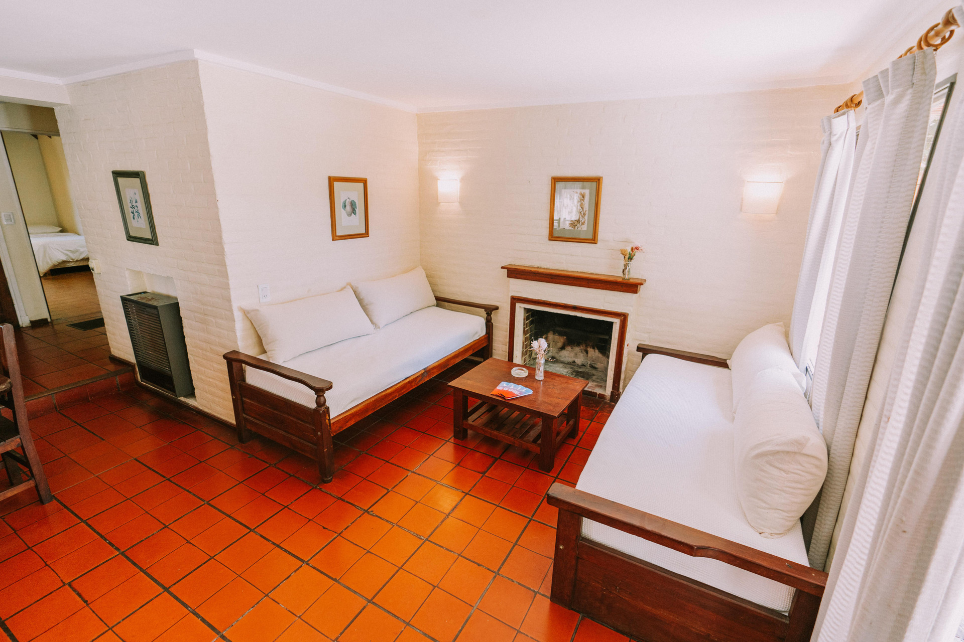 3 Bedrooms, House, Park View