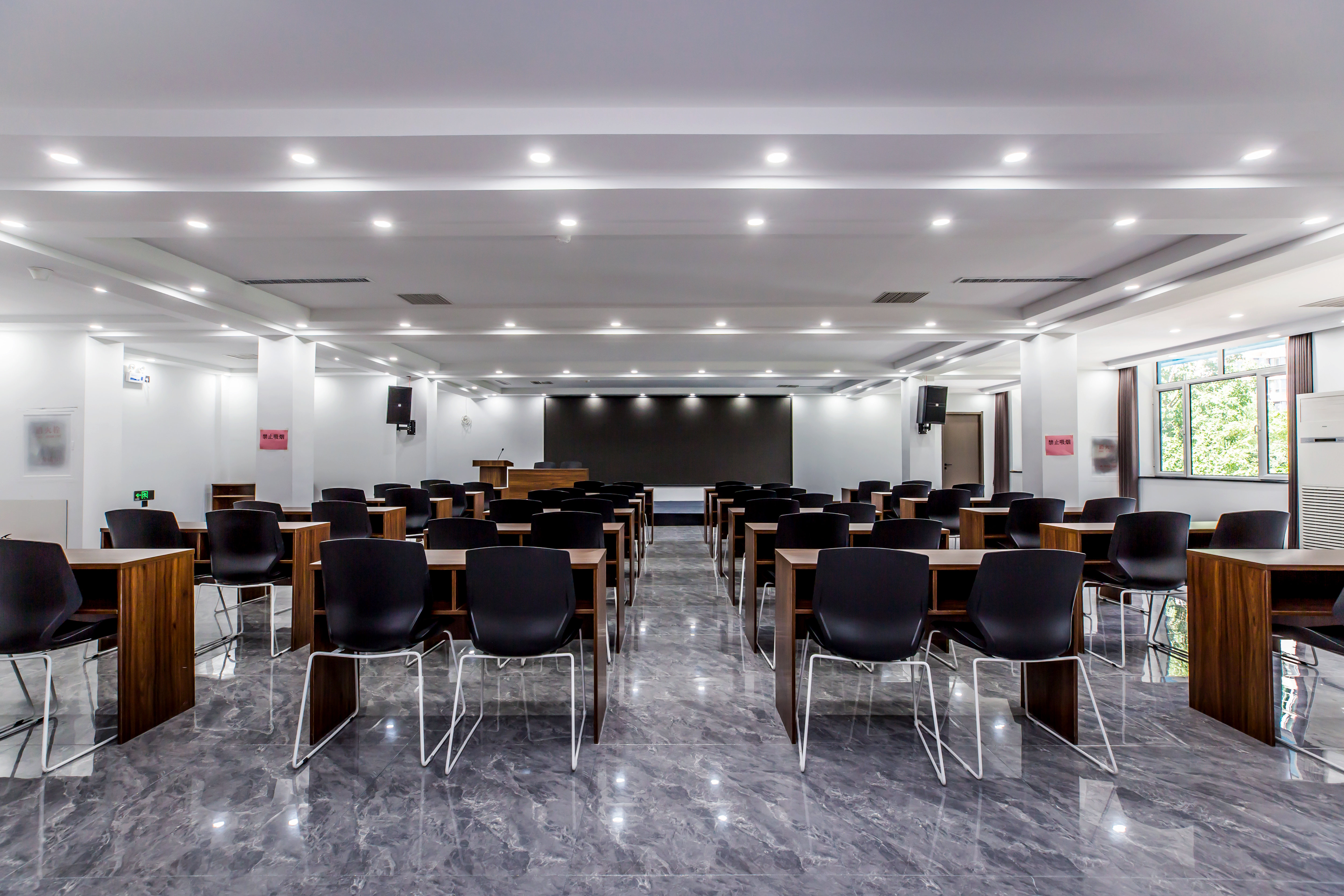 HOLIDAY INN EXPRESS CHENGDE DOWNTOWN 77/86