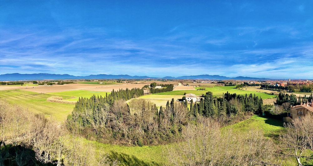 Emporda Hotel 58/66