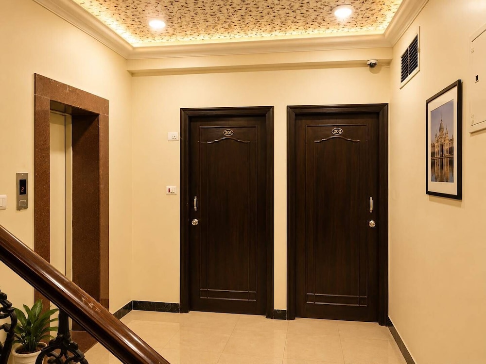 HOTEL CLASSIC INN 34/62