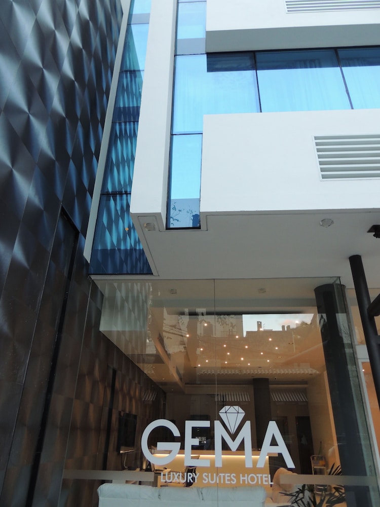 Gema Luxury Suites 4/68