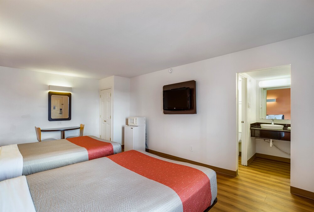 Motel6 Beaumont, TX 17/61