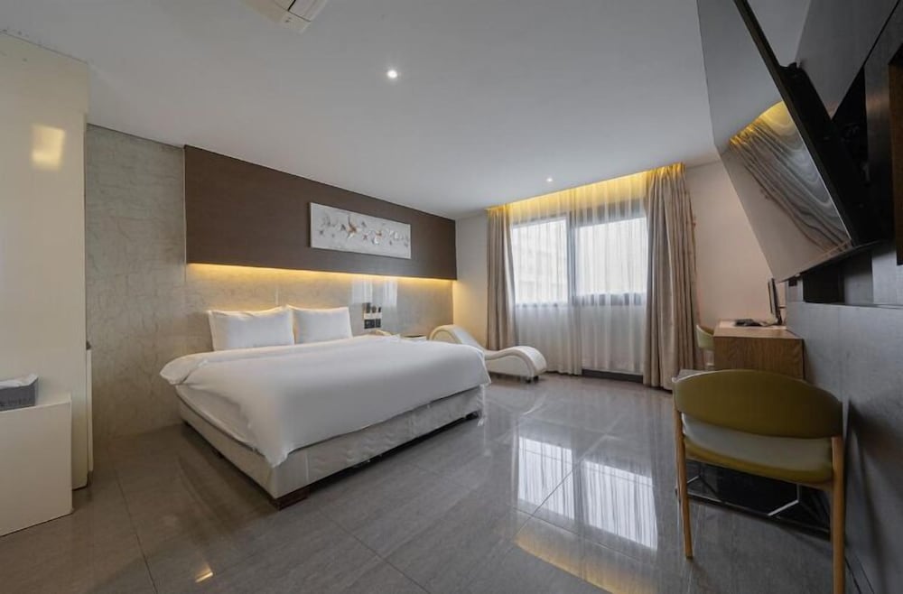 GUWOL HOTEL 21/53