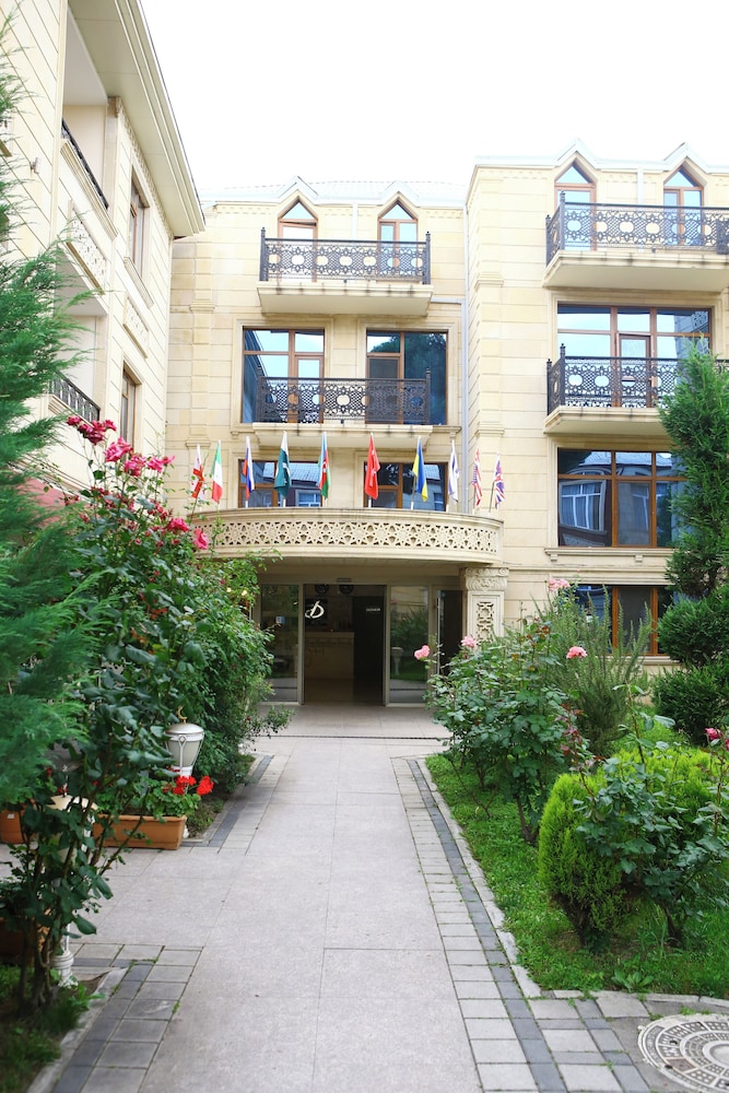 Deluxe Hotel Ganja 5/55