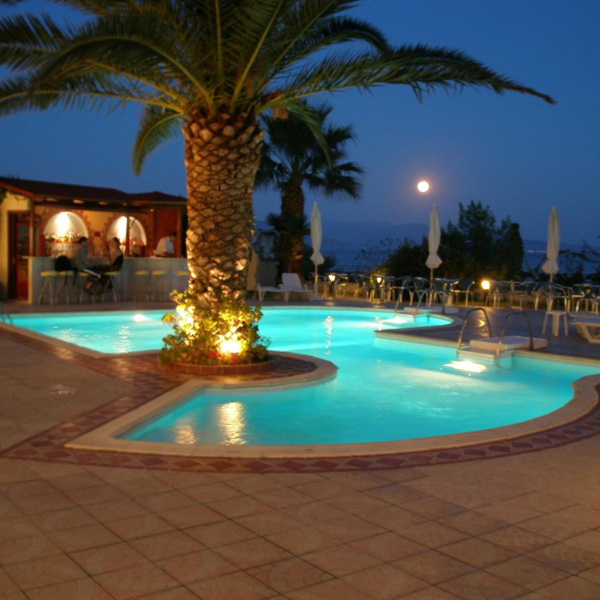 Tolon Holidays 52/56