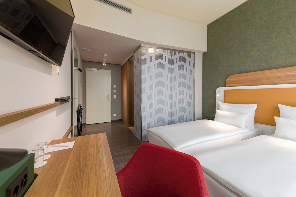 COMFORT, TWIN BEDS