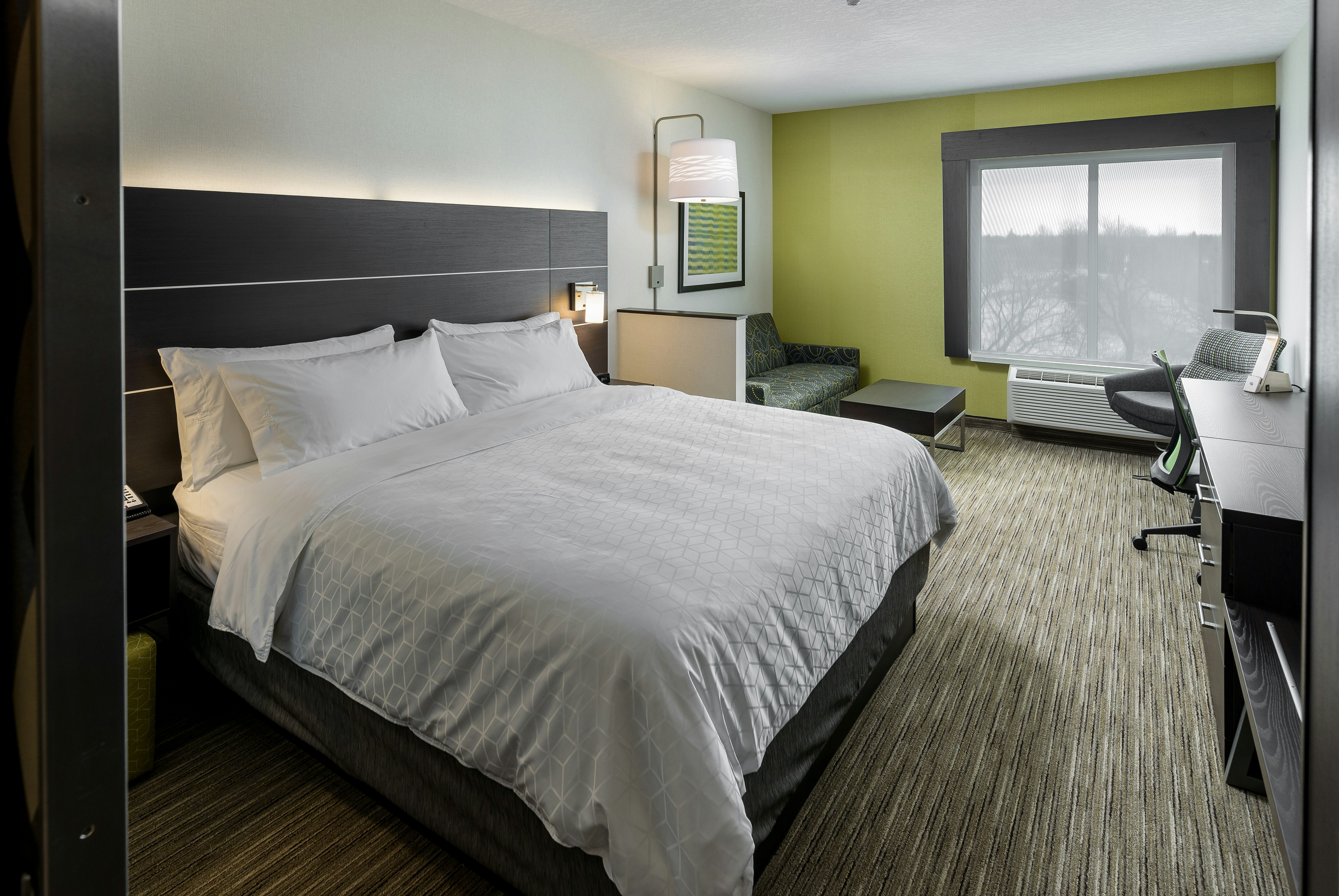 Holiday Inn Express And Suites Brandon 13/74