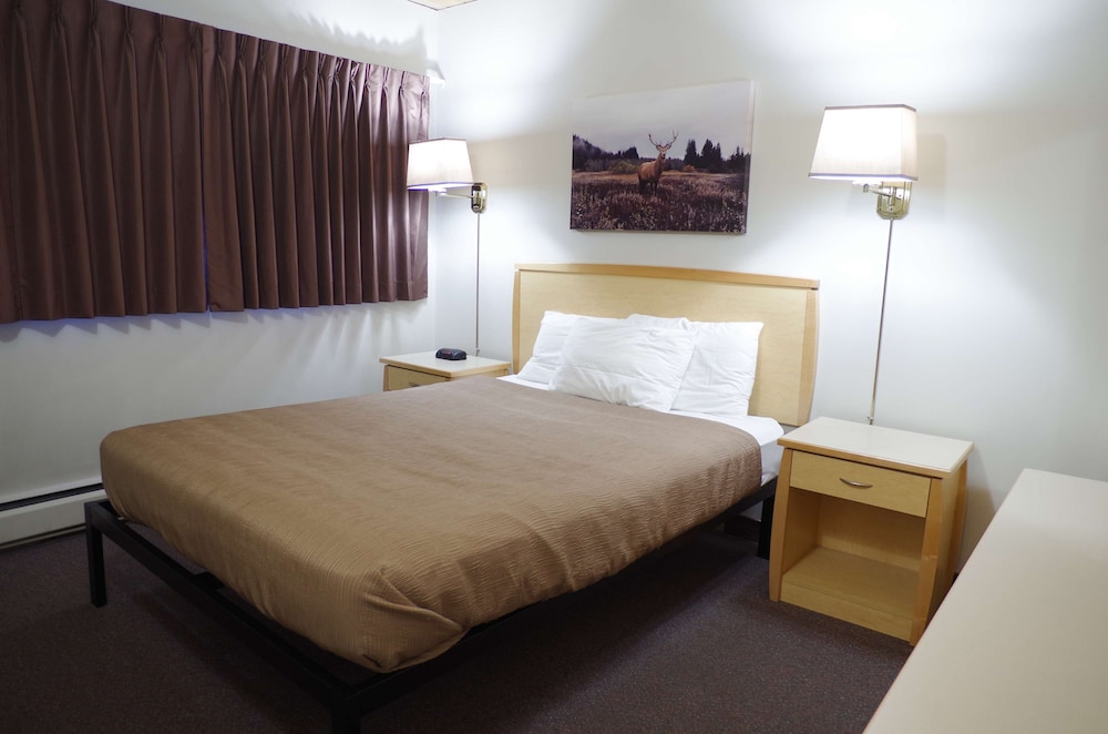 EasyStay Inn & Suites Fernie 14/37