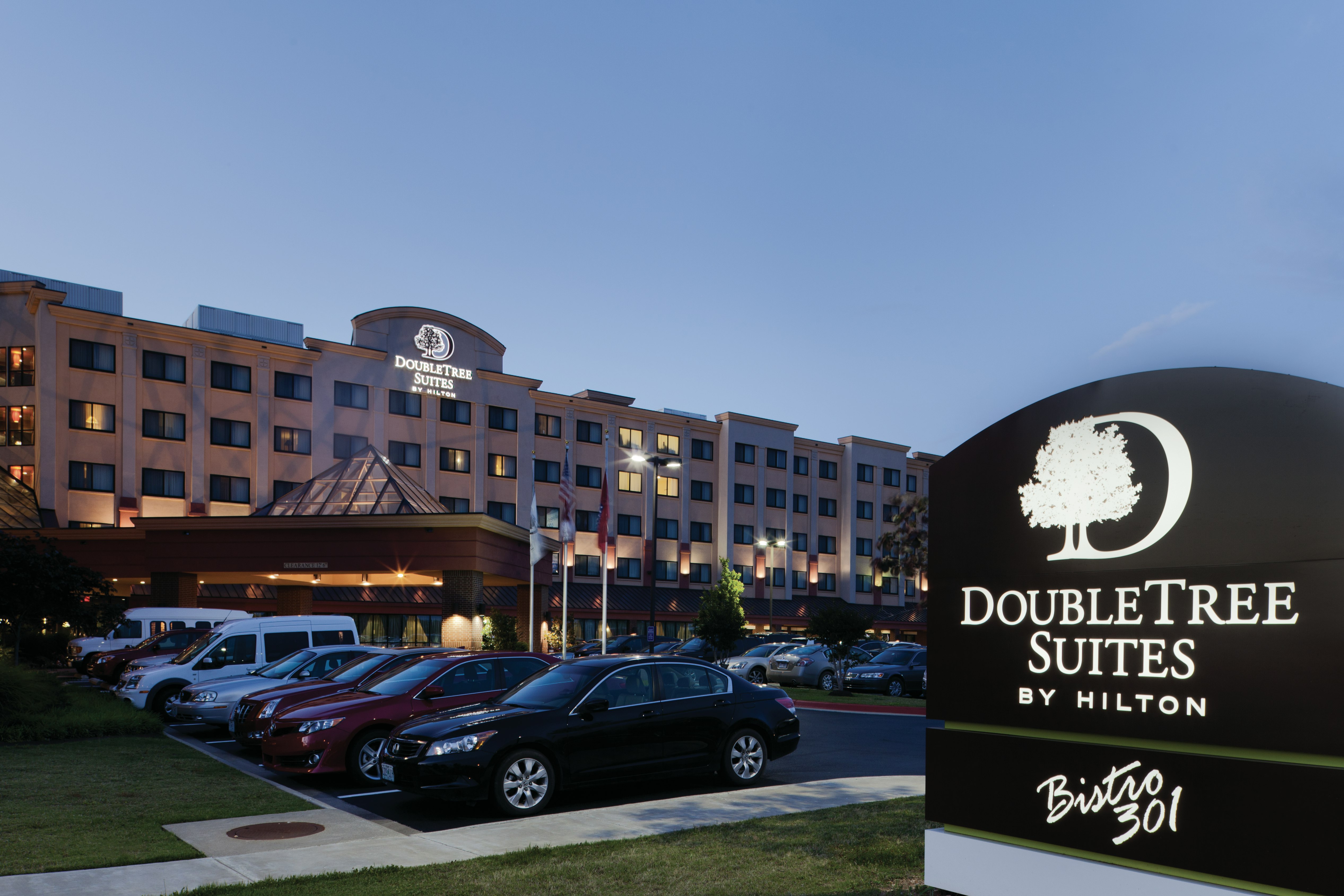 Doubletree Suites By Hilton Bentonville 60/61