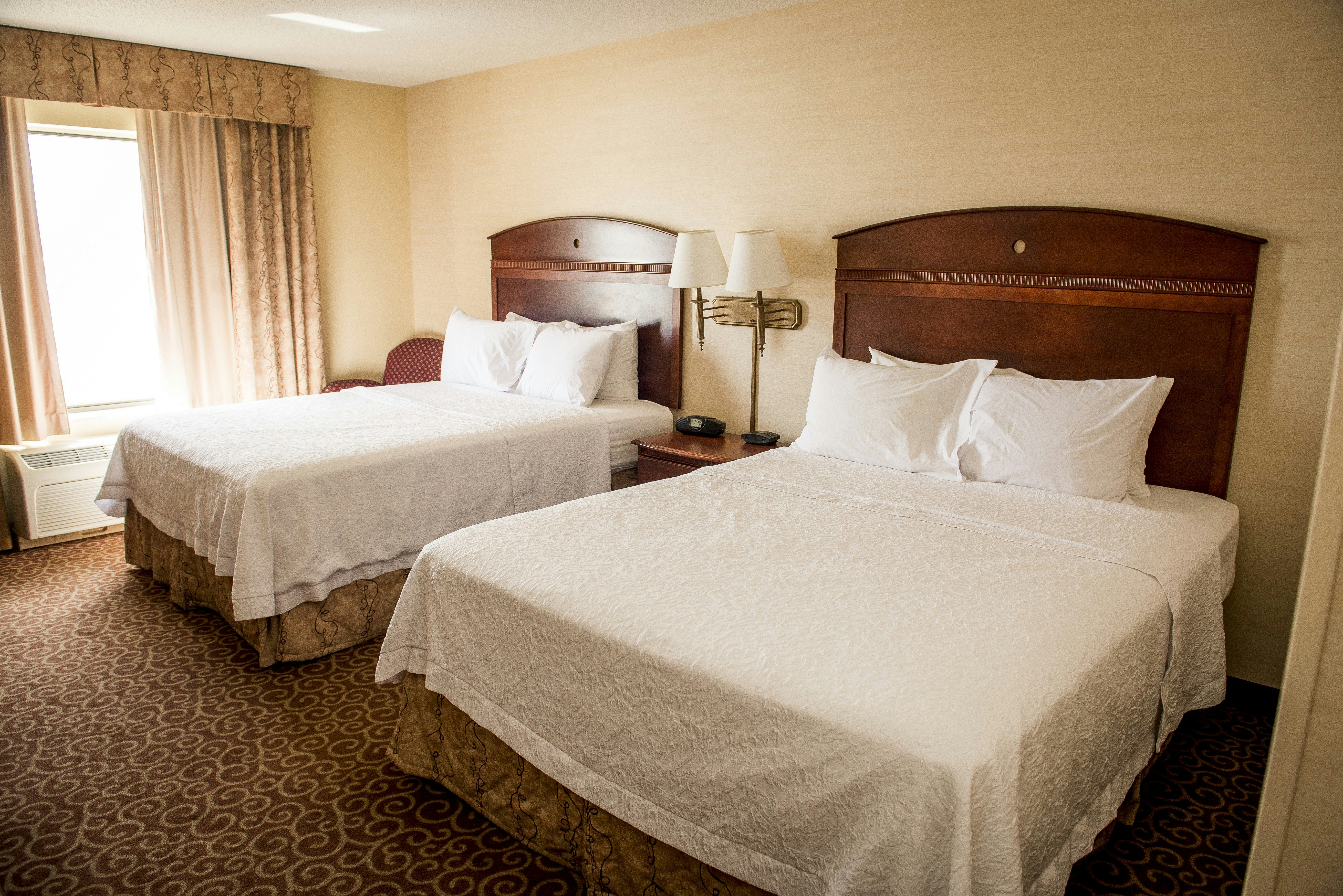 غرفة بسريرين كوين لذوي الإعاقة، Hampton Inn Plover Stevens Point 2/2