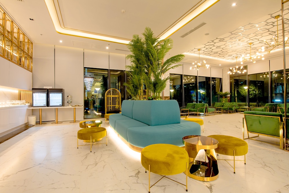 Pattaya Discovery Beach Hotel 12/27
