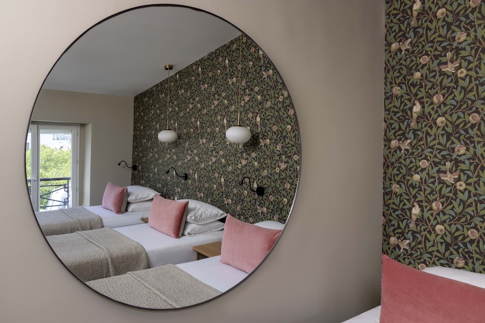 Le Petit Beaumarchais Hotel & Spa 10/48
