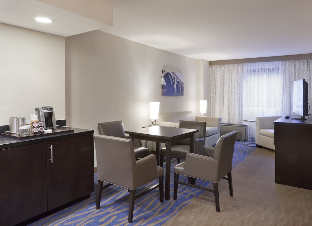 Holiday Inn Washington Capitol - Natl Mall, an IHG Hotel 59/77