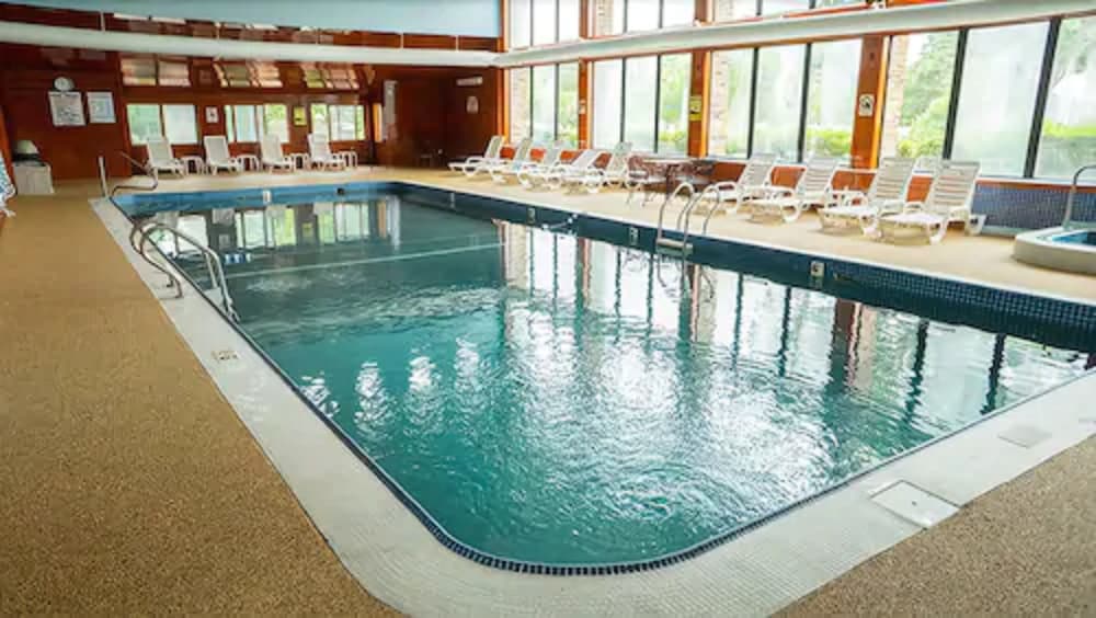 The Mariner Resort Cape Cod by The Red Collection in WEST YARMOUTH - MA