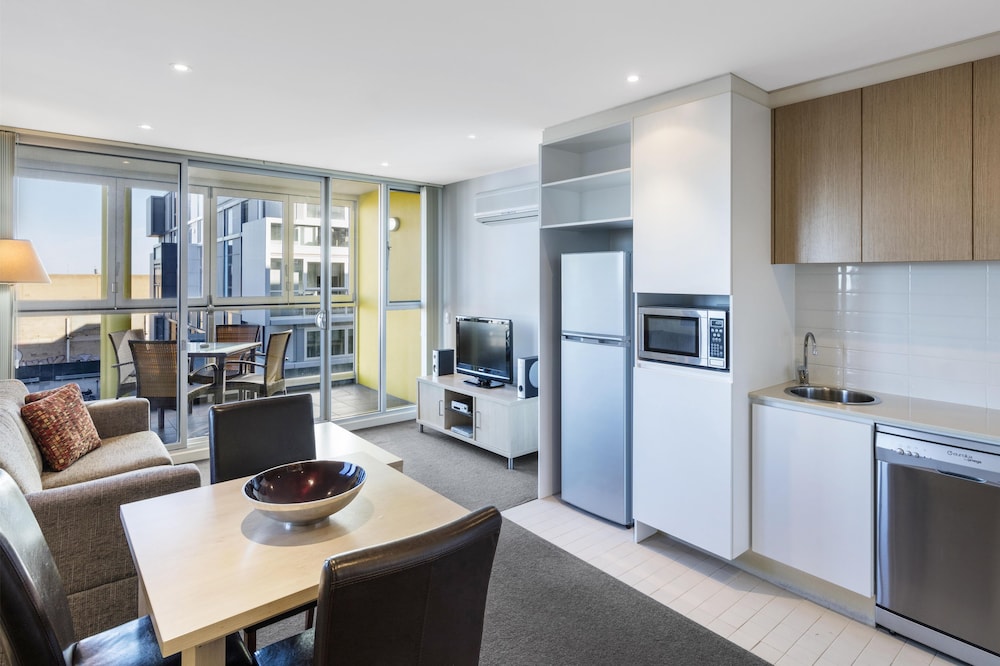 iStay Precinct Adelaide 63/79