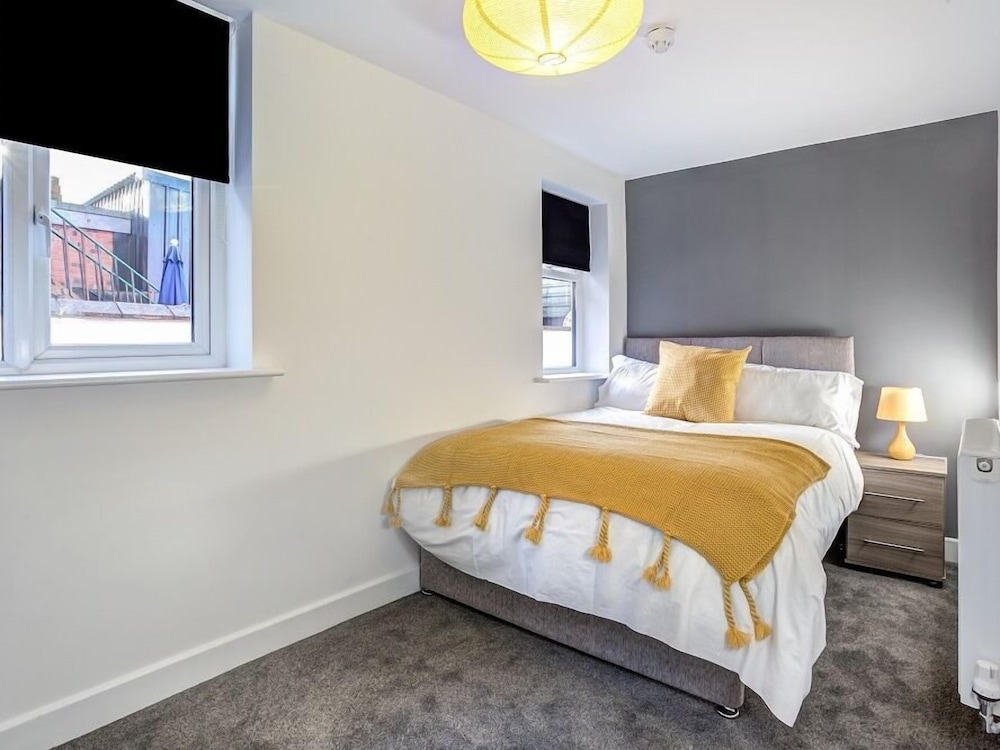 Townhouse Plus @ 166 Edleston Road Crewe 4/17