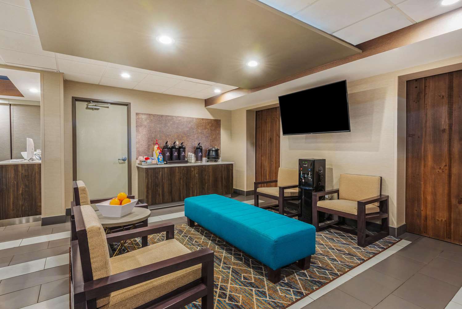 La Quinta Inn and Suites by Wyndham Jamestown 34/46