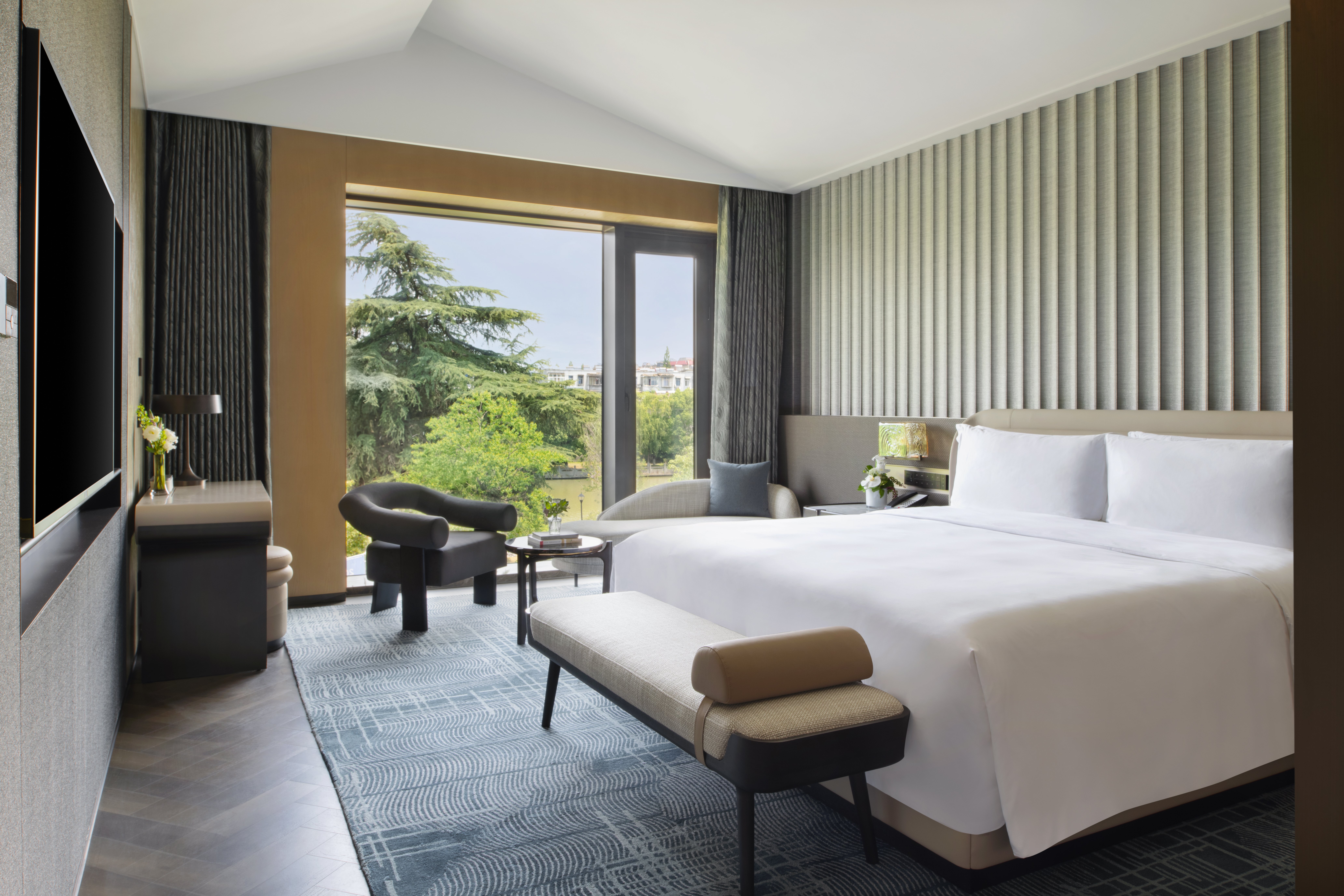 Ambassador, Suite