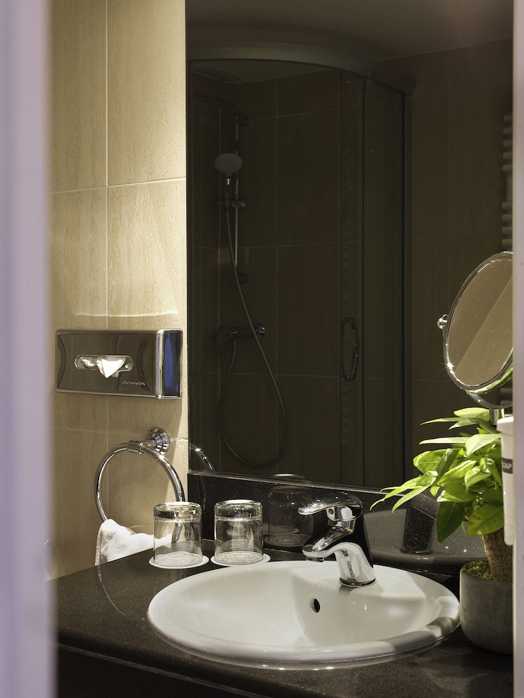 Hotel Paris Opera Managed By Melia 66/66