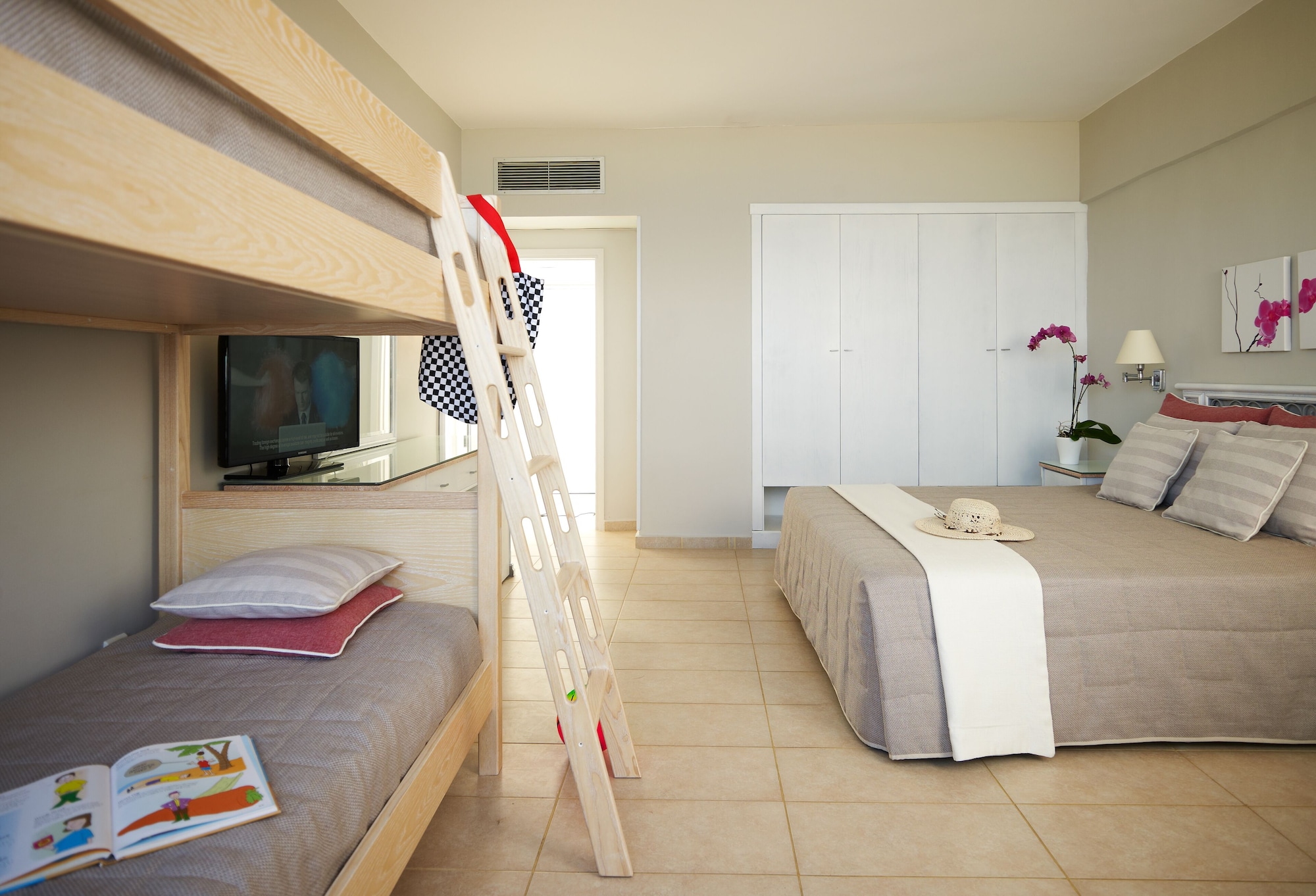 Family, 1 Queen and 2 Bunk Beds, Inland View