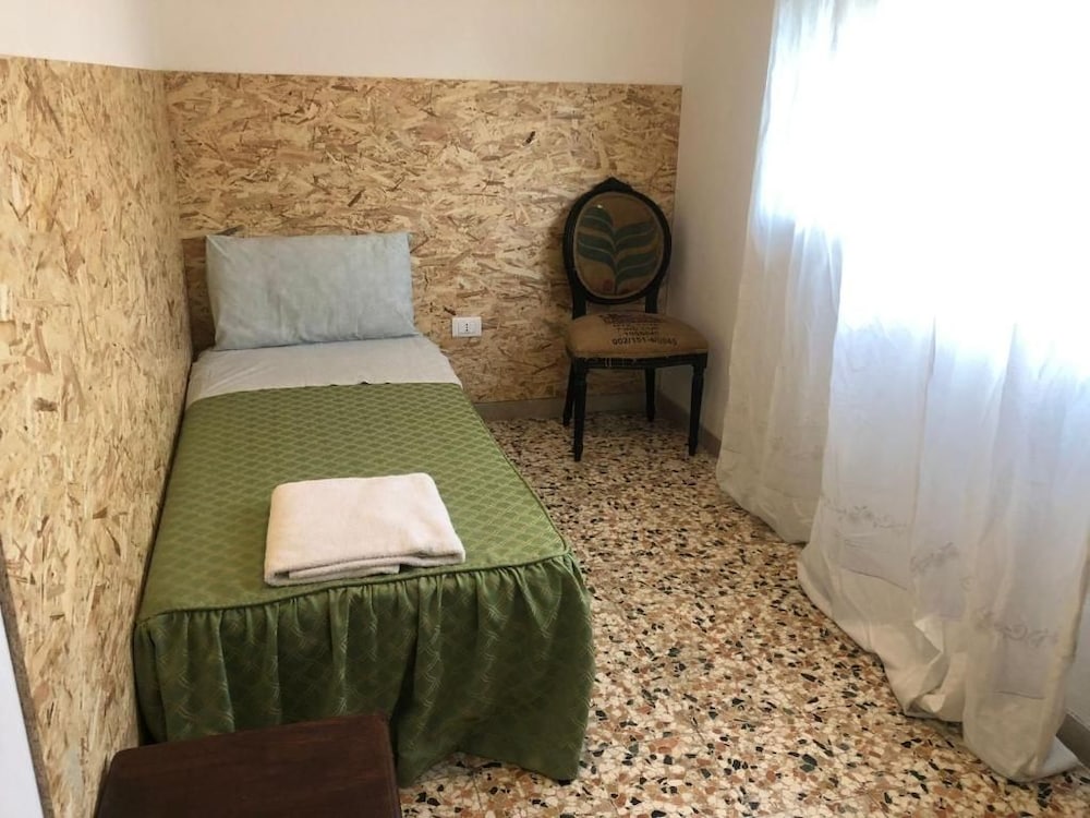 Venice Treviso Airport Bed 18/29