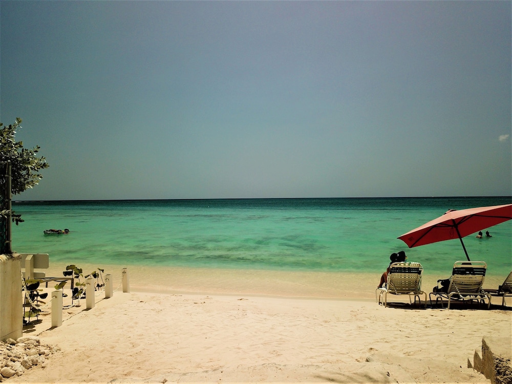 Seven Mile Beach Resort And Club 29/65