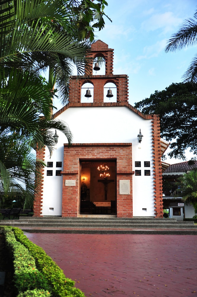 Hotel Campestre Las Camelias 69/71
