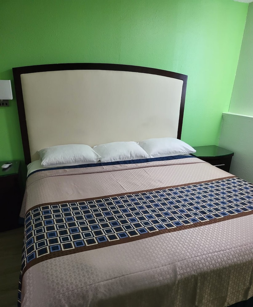 Value Inn &amp; Suites 16/22