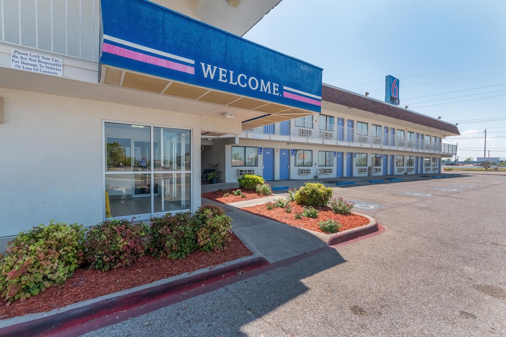 Motel6 Del Rio, TX 10/56