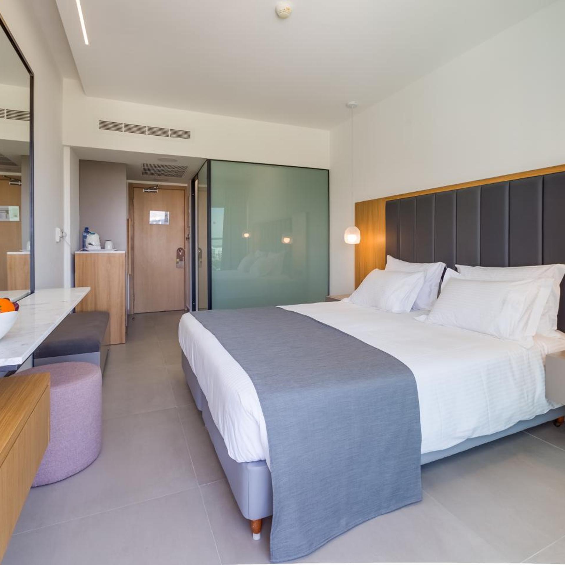 Standard, Single Bed, Lateral Side Sea View