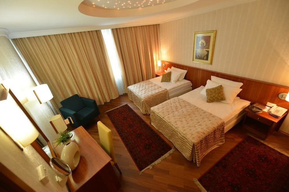 Karpos Hotel 39/50