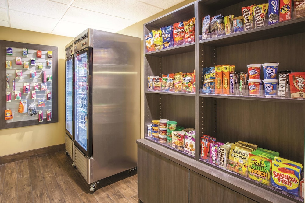 La Quinta Inn & Suites by Wyndham Mechanicsburg - Harrisburg 36/46