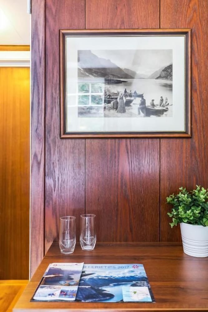 Tyssedal Hotel 3/50