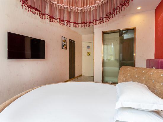 FEATURE, QUEEN BED