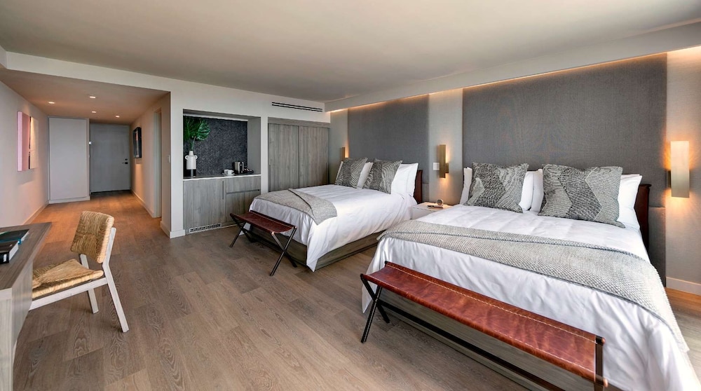 La Jolla Cove Suites 24/65