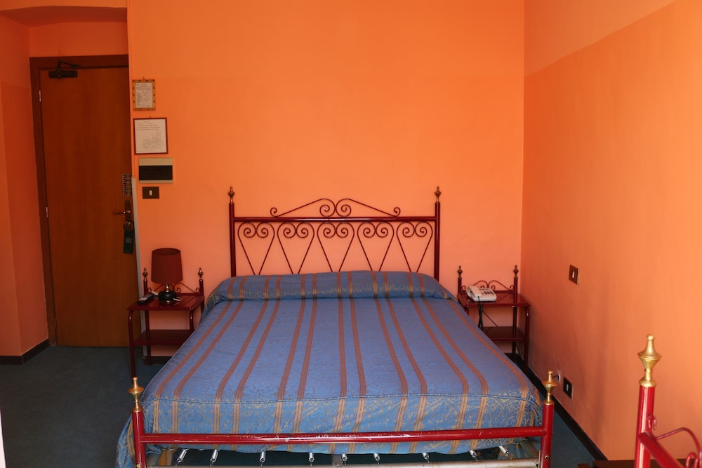Hotel Italia 10/51