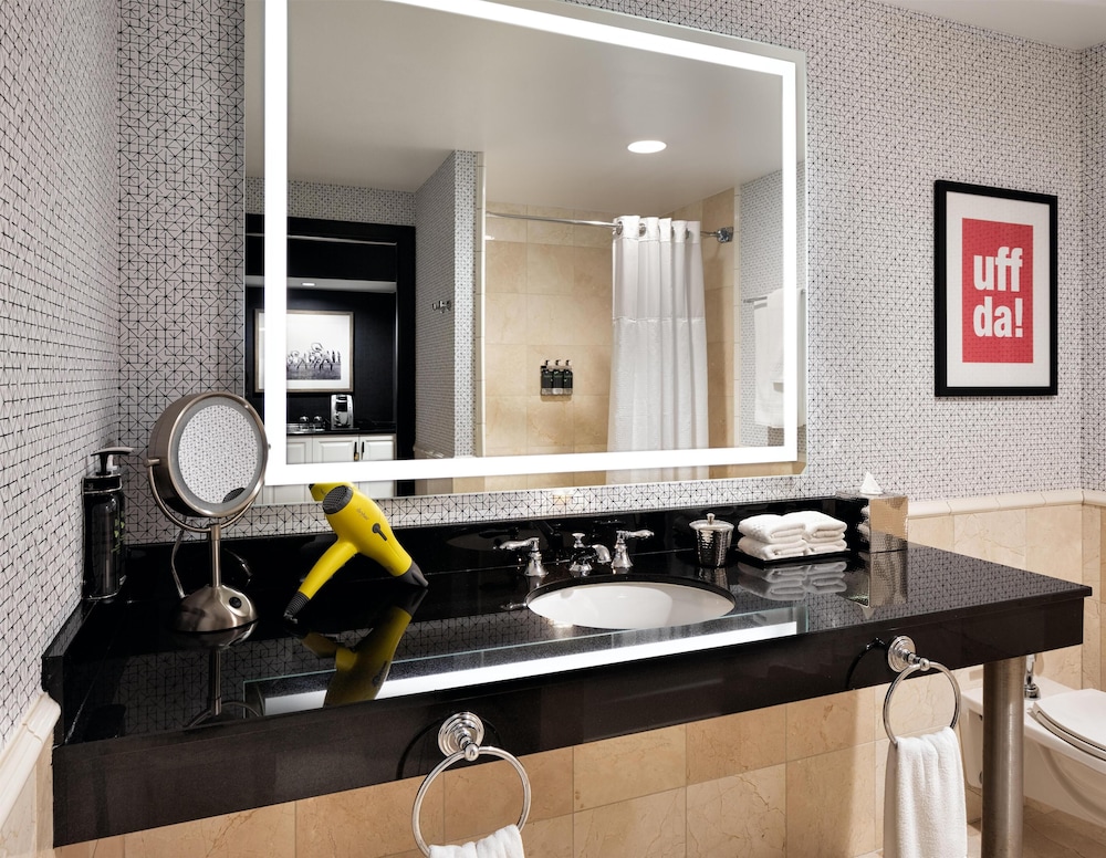 Hyatt Centric Downtown Minneapolis 50/50