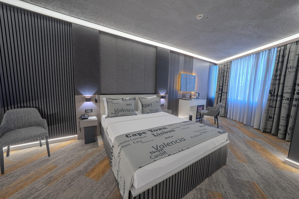 Room, 2 King Beds, Playground Floor