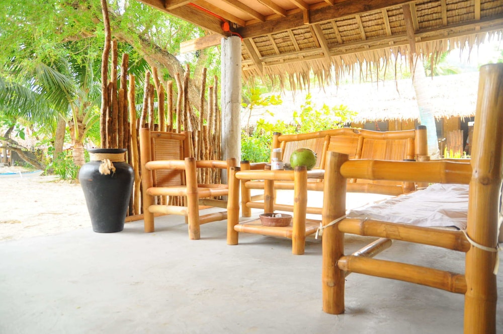 Amami Beach Resort 54/72