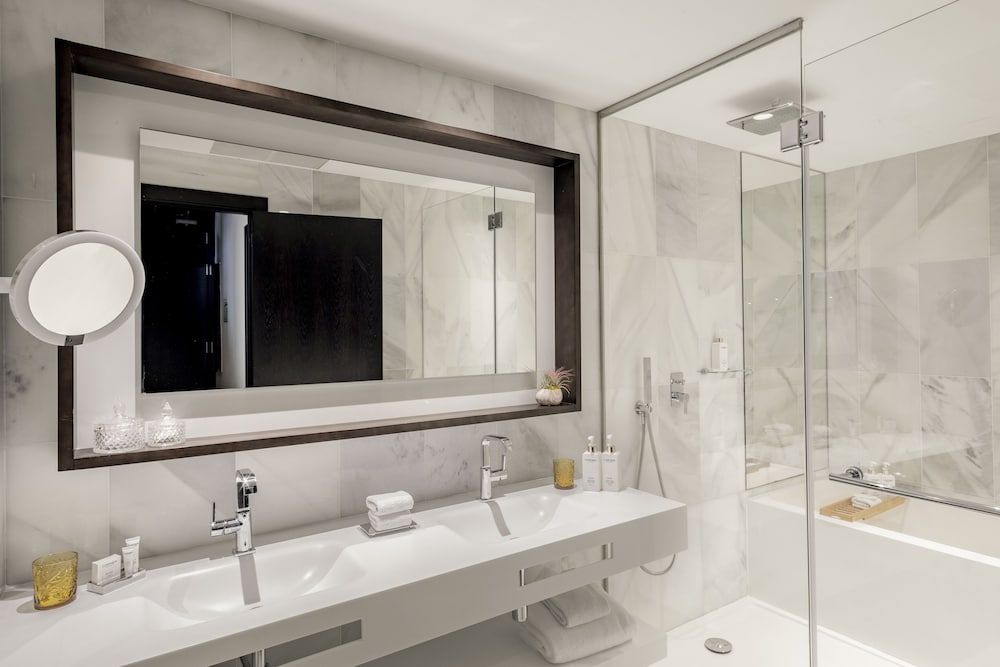 Supreme, Suite, King Bed, Sea View