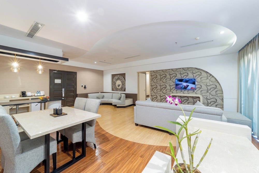 Aston Cirebon Hotel and Convention Center 30/50