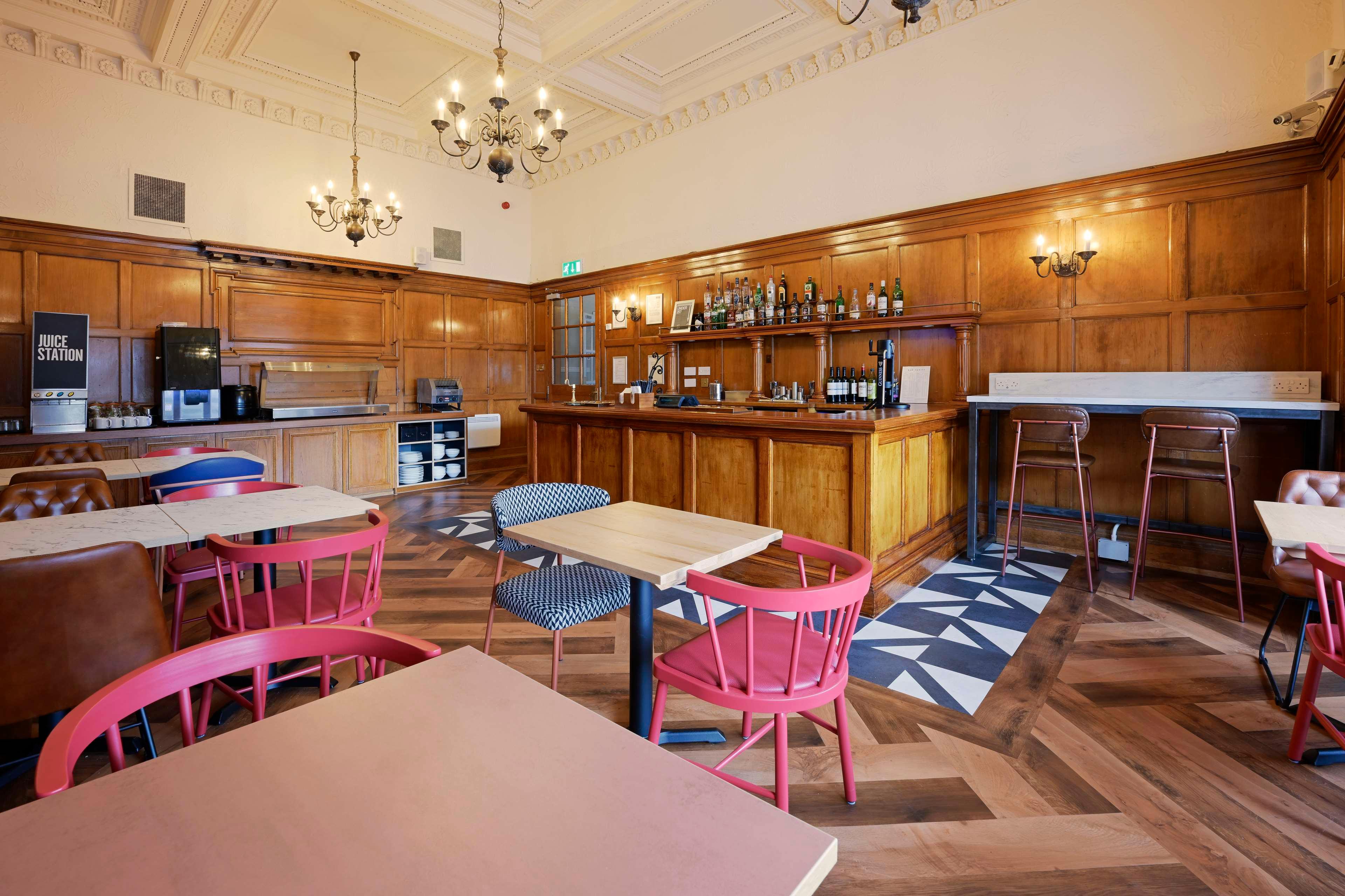 Travelodge Edinburgh Haymarket 31/37
